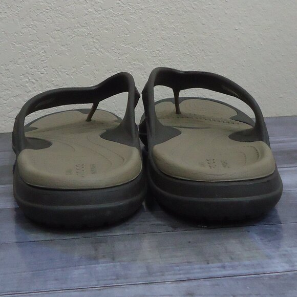 SIZE 13. Crocs classic men’s odor-resistant flip flop sandals. main image 7